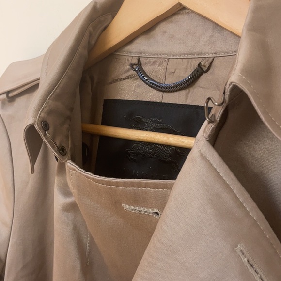 Burberry Classic Lo Trench Coat - Picture 9 of 15